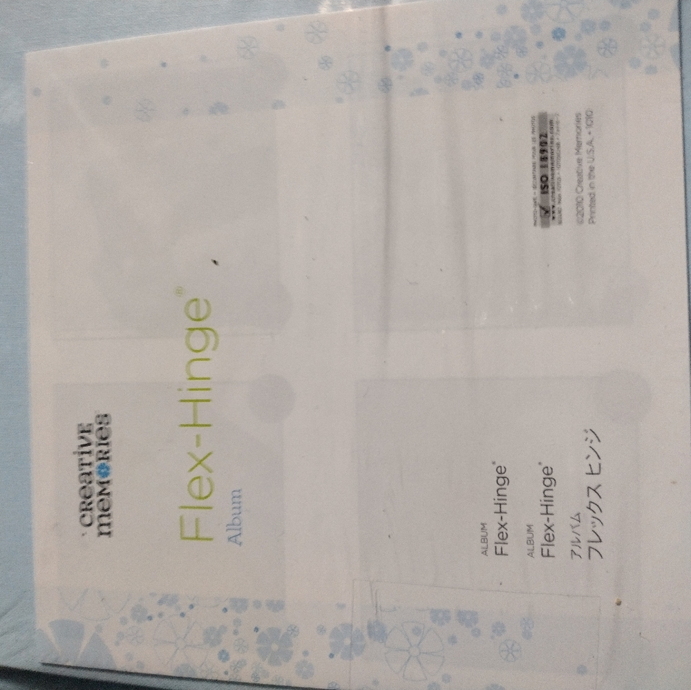 Scrap book with inserts. - Picture 4 of 4